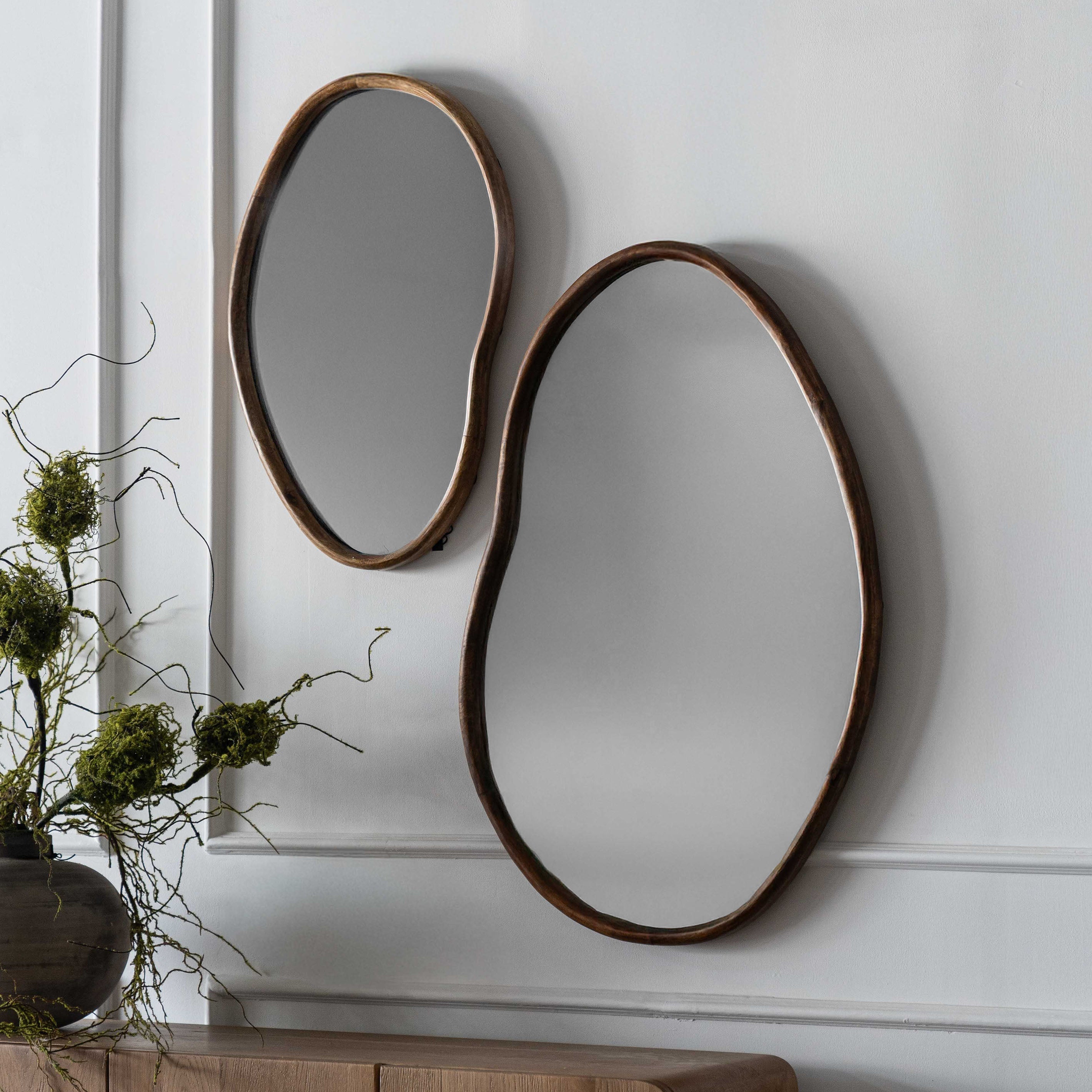 Hera Solid Wood Curved Wall Hanging Mirror