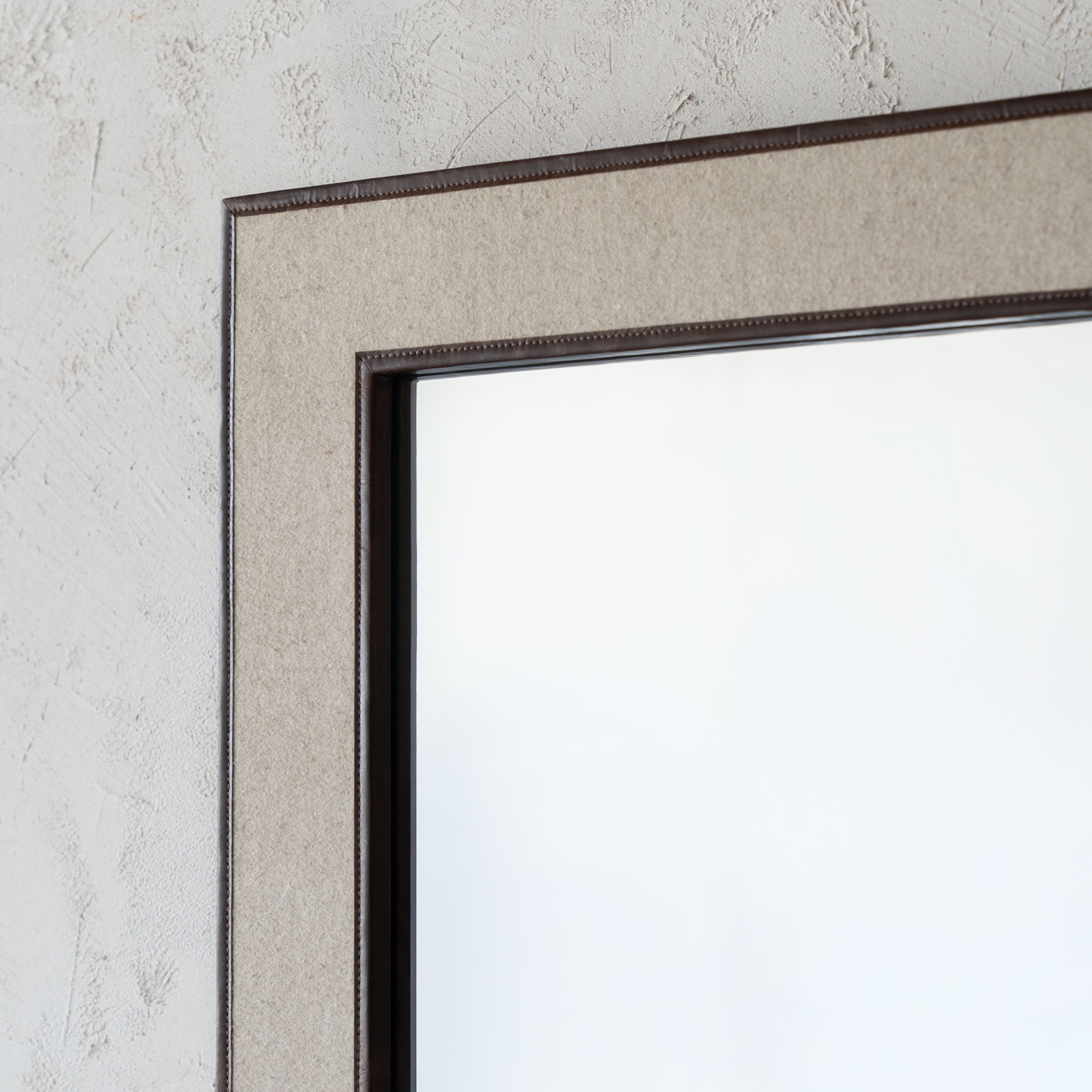 Vivid Nordic Mirror With Leather Border Wall Mirror - CW-12562