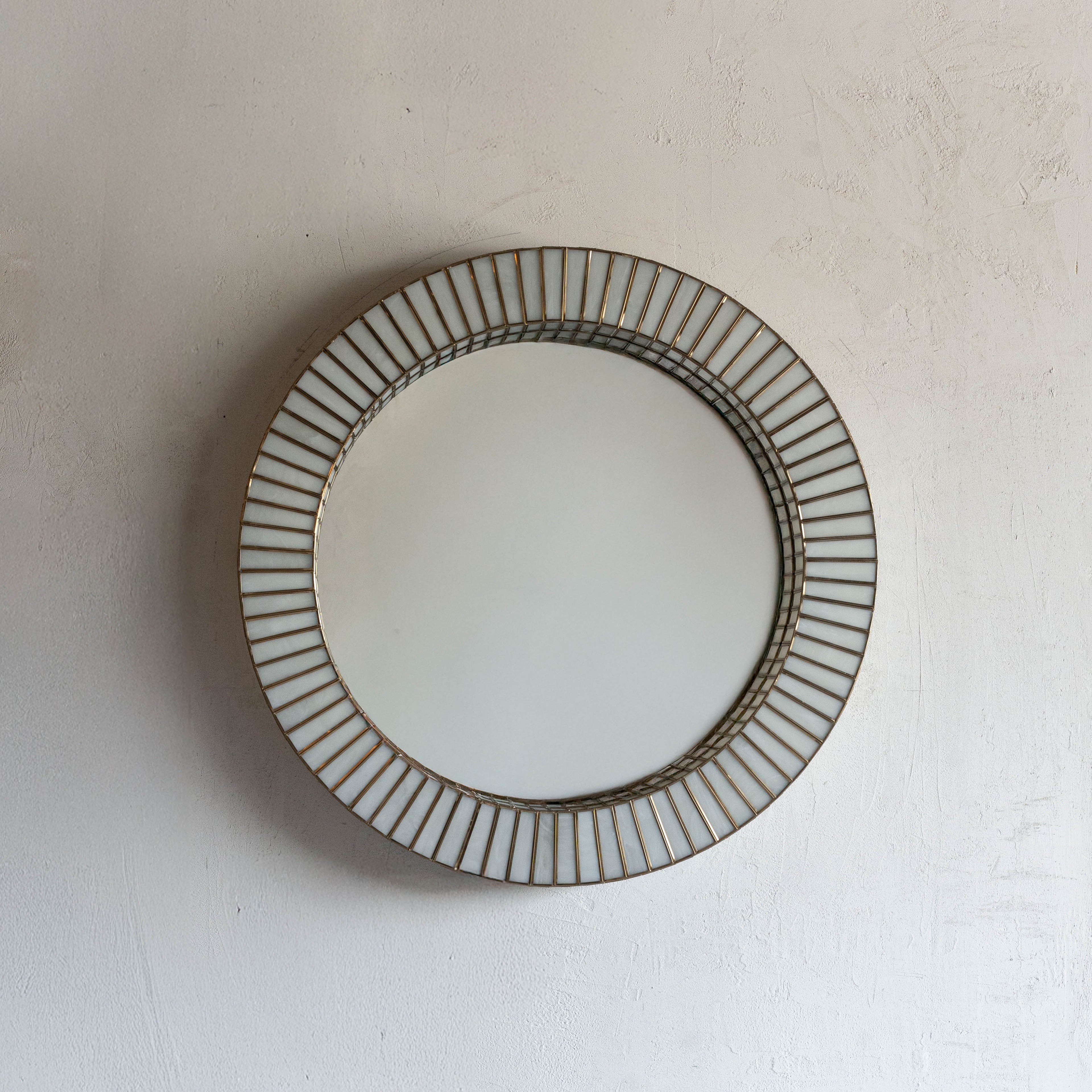 Viola Round Wall Lamp Mirror