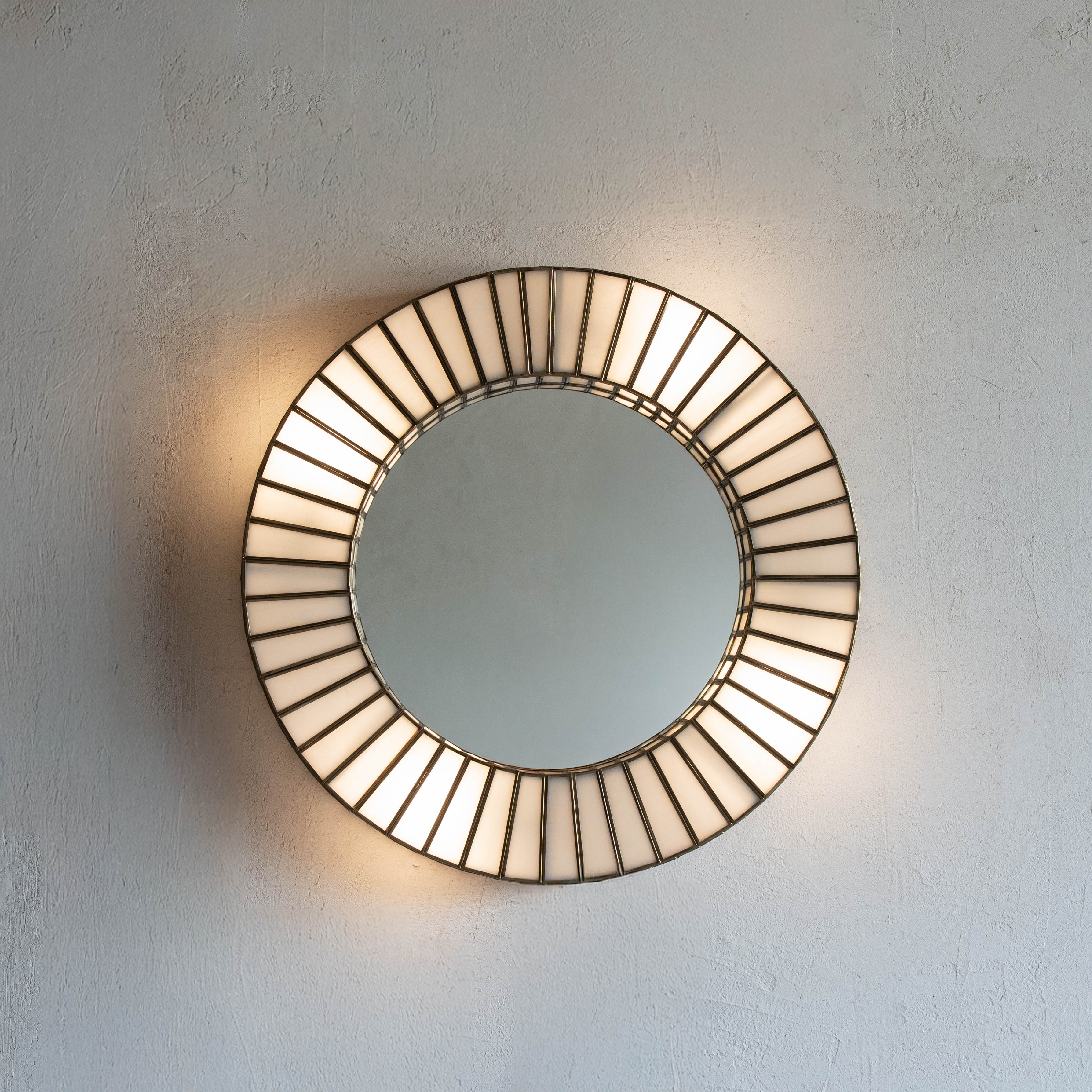Viola Round Wall Lamp Mirror